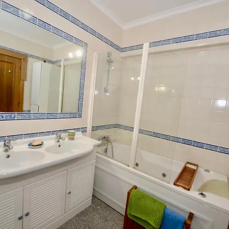 Paddle - Sea View With 3 Pools, Tennis & Squash Court