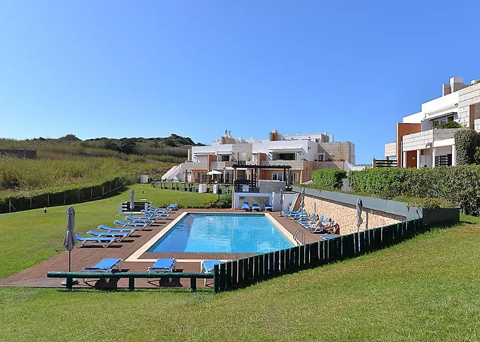 Paddle - Sea View With 3 Pools, Tennis & Squash Court *